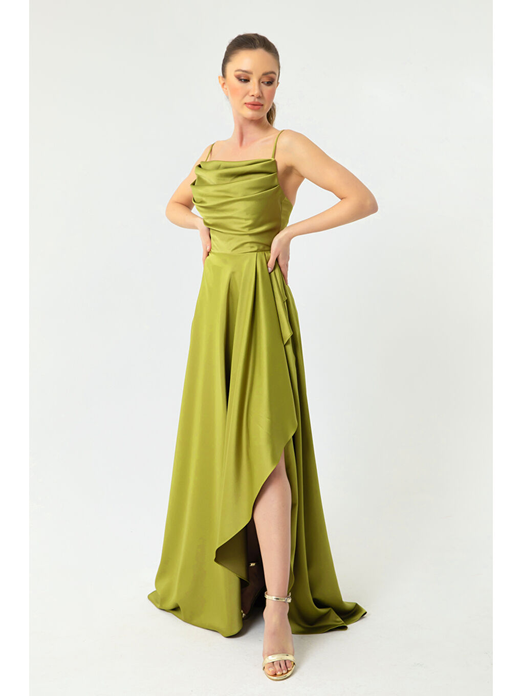 Kadın Fıstık Yeşili Volanlı Yırtmaçlı Saten Abiye & Mezuniyet Elbisesi-2
