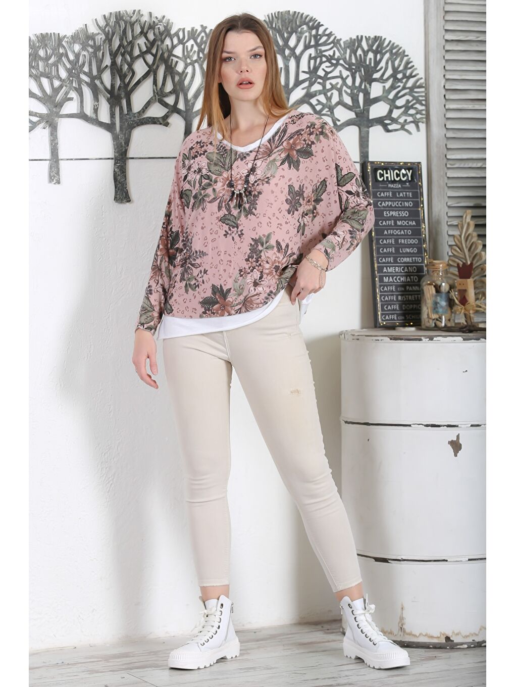 İtalyan Üçlü Set Pembe V Yaka Yarasa Kol Yaka Ve Etek Ucu Lurex İpli Kolyeli Ve İçi Basic Triko Bluz-2