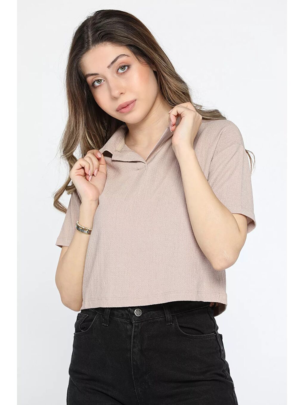 GÜLSELİ Bej Kadın Polo Yaka Crop T-shirt - 1