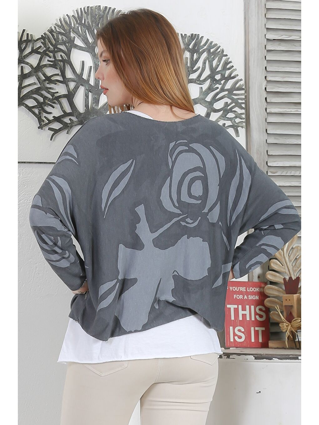 İtalyan Üçlü Set Koyu Gri Yarasa Kol Yaka Ve Etek Ucu Lurex İpli Kolyeli Ve İçi Basic Triko Bluz-6