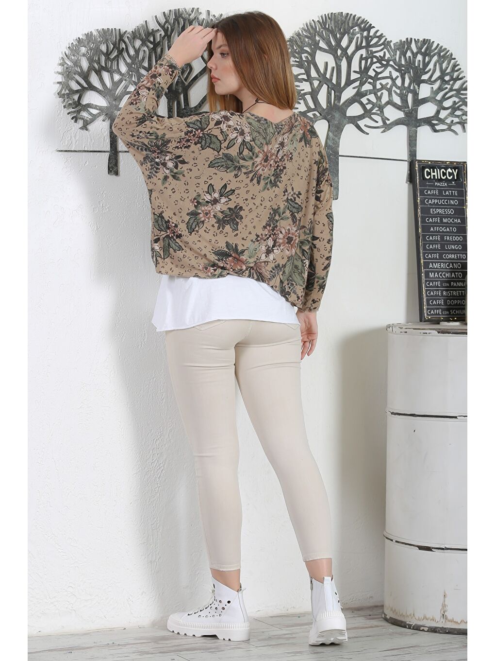 Kahverengi İtalyan Üçlü Set Açık Kahve Yarasa Kol Yaka Ve Etek Ucu Lurex İpli Kolyeli Ve İçi Basic Triko Bluz-4