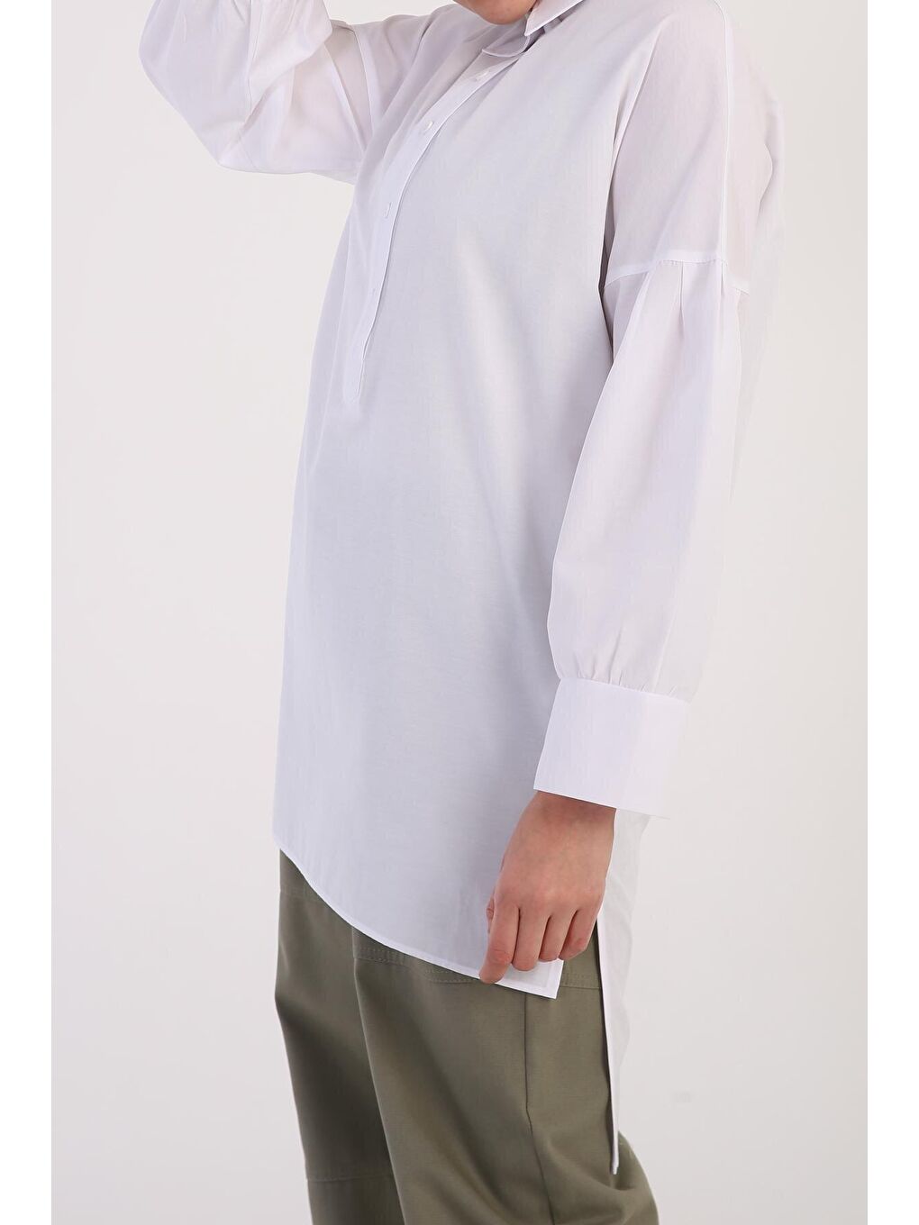 Beyaz Kol Pileli Rahat Kalıp Tunik-4