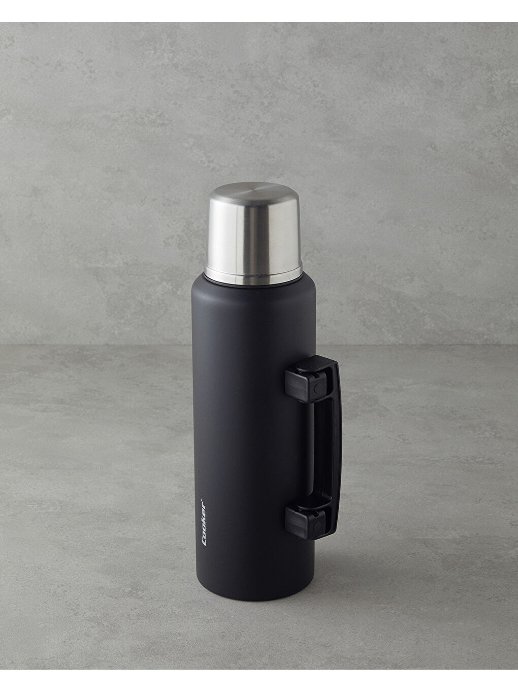 HeatLock Çelik Bardaklı Termos 1,5L Siyah-1