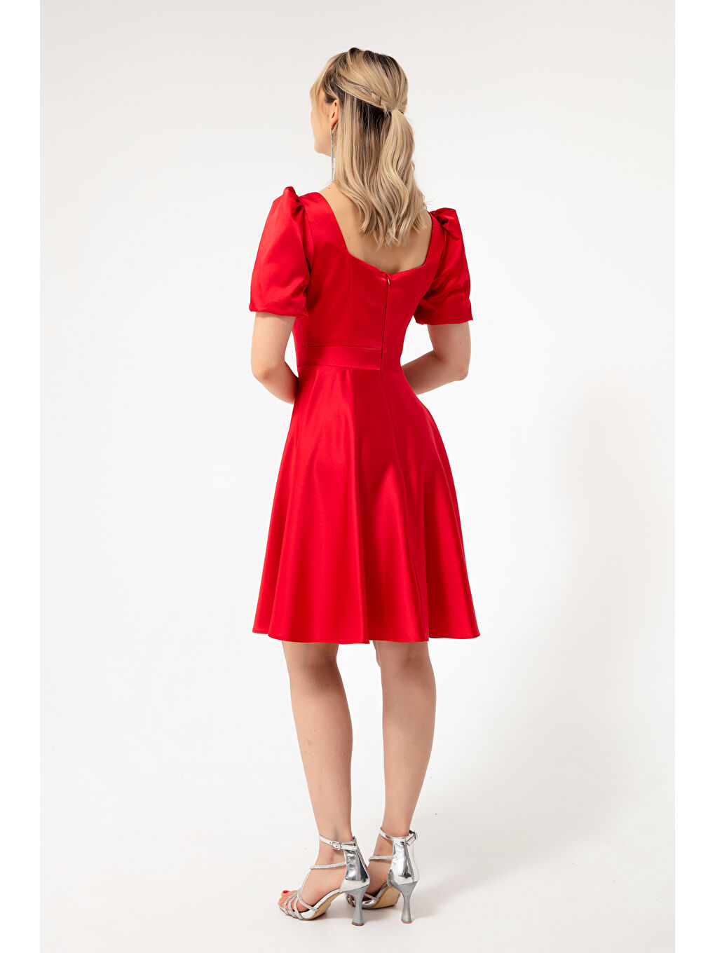 Kadın Kırmızı Balon Kol Kloş Kesim Midi Saten Abiye Elbise-4