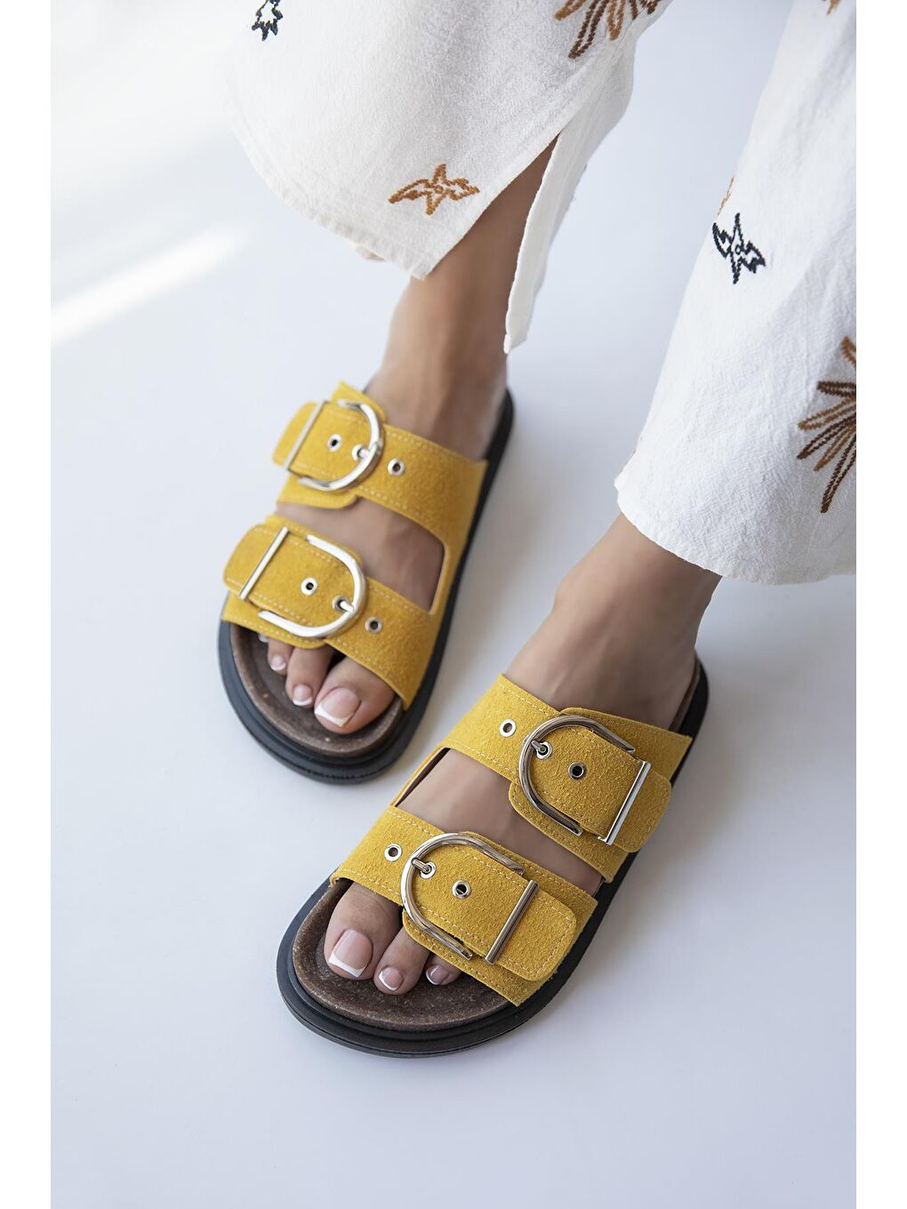 Zowie Kadın Toka Detay Günlük Konfor Süet Terlik Sarı-1