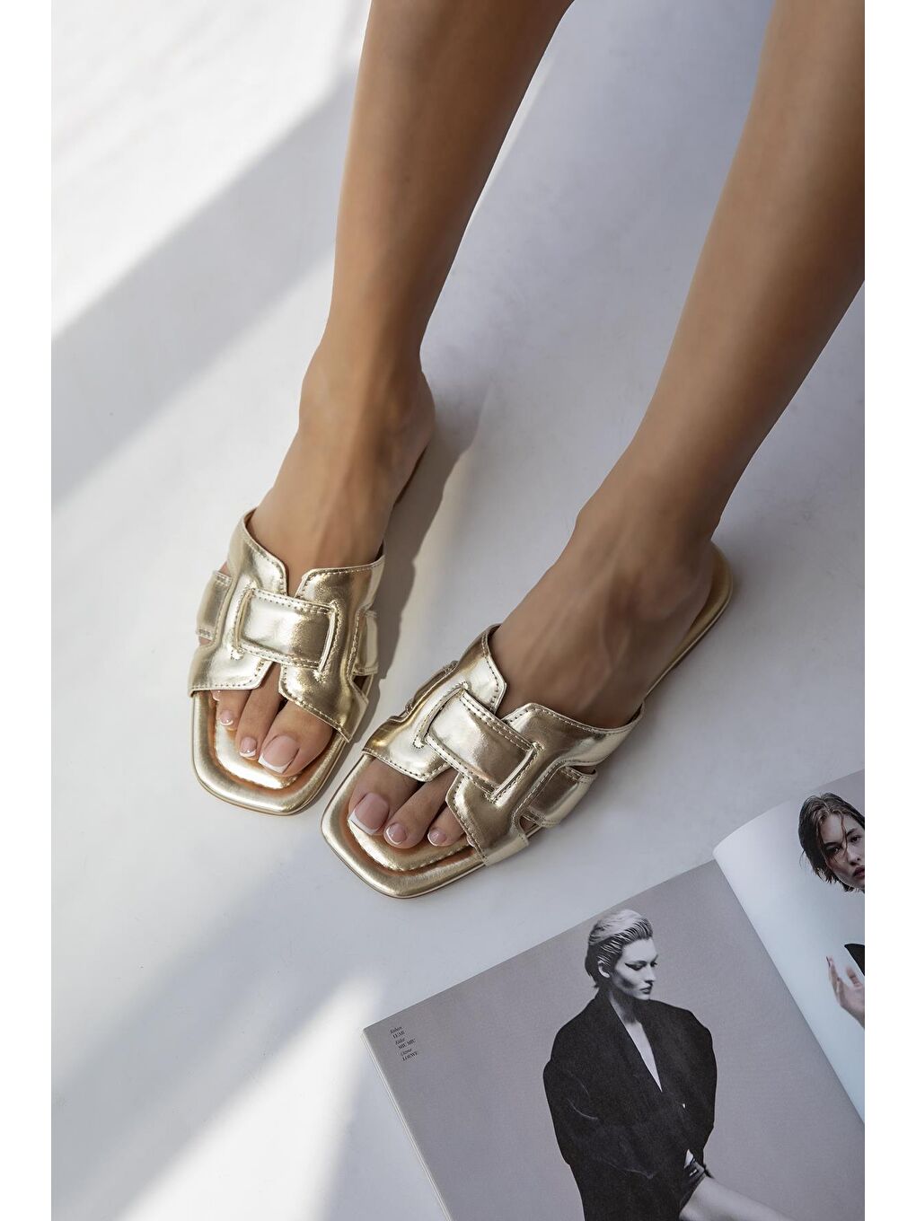 Sarı Huxx Kadın Tek Bant Günlük Deri Terlik Altın