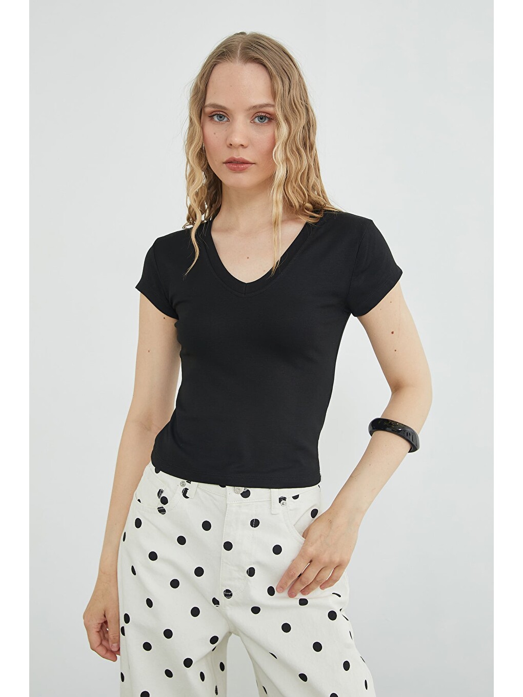 Siyah Basic V Yaka Slim Fit Tişört
