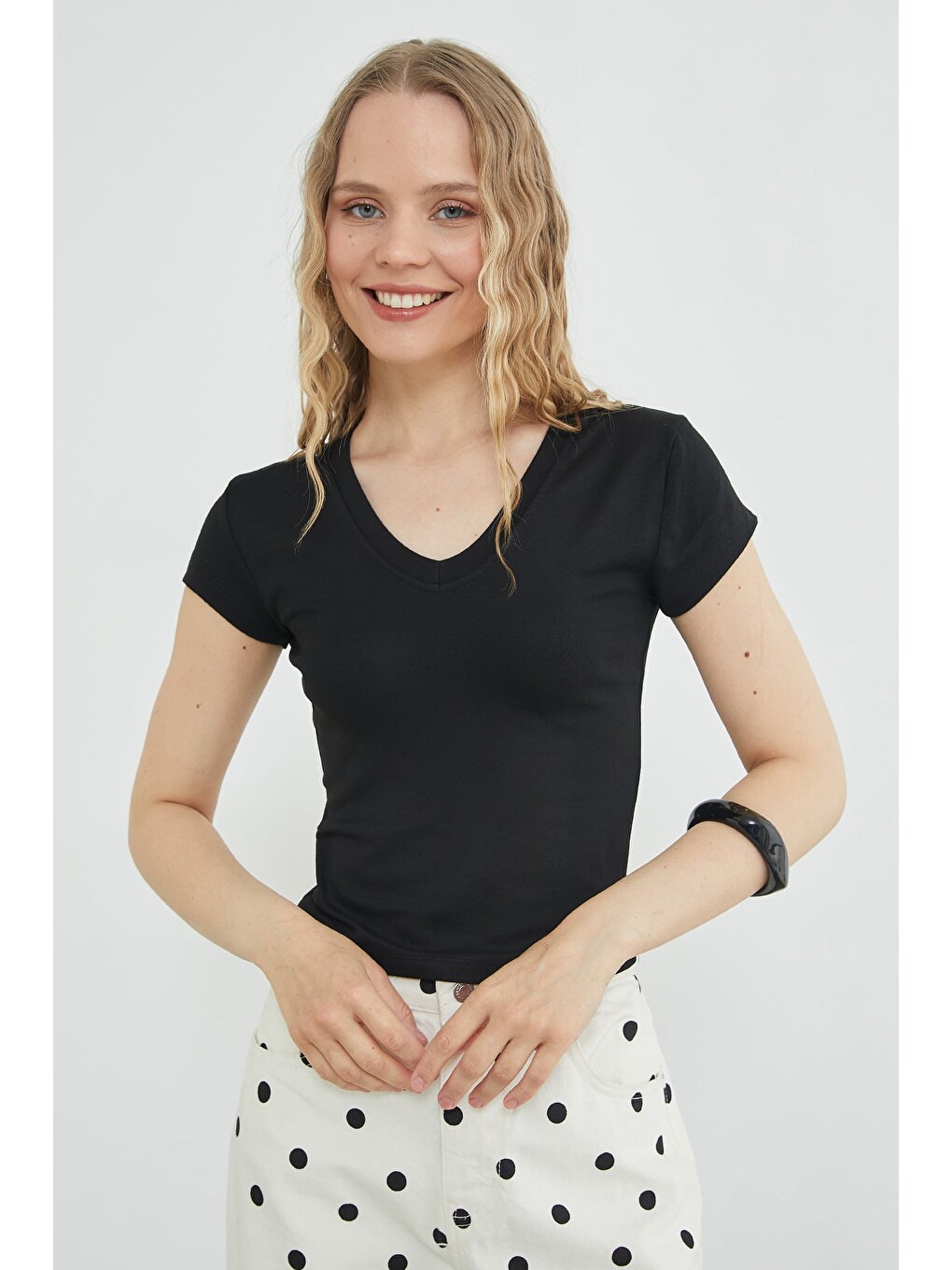 Siyah Basic V Yaka Slim Fit Tişört-1