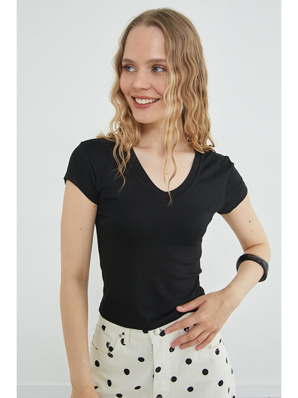 Siyah Basic V Yaka Slim Fit Tişört-4