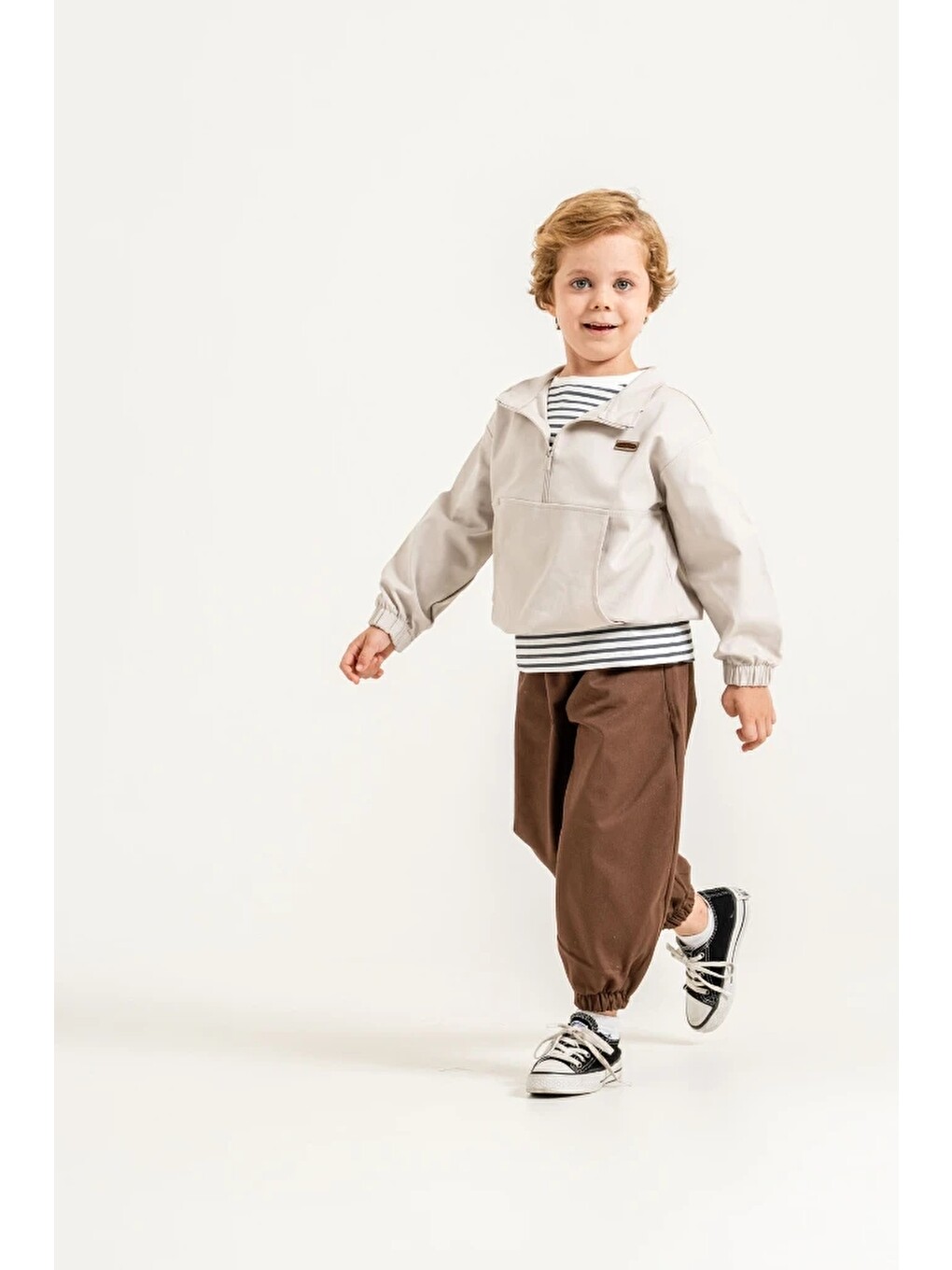 Bej Erkek Çocuk Yarım Fermuarlı Sweatshirt, Çizgili Tişört Ve Jogger Pantolon 3’lü Takım 9112-2