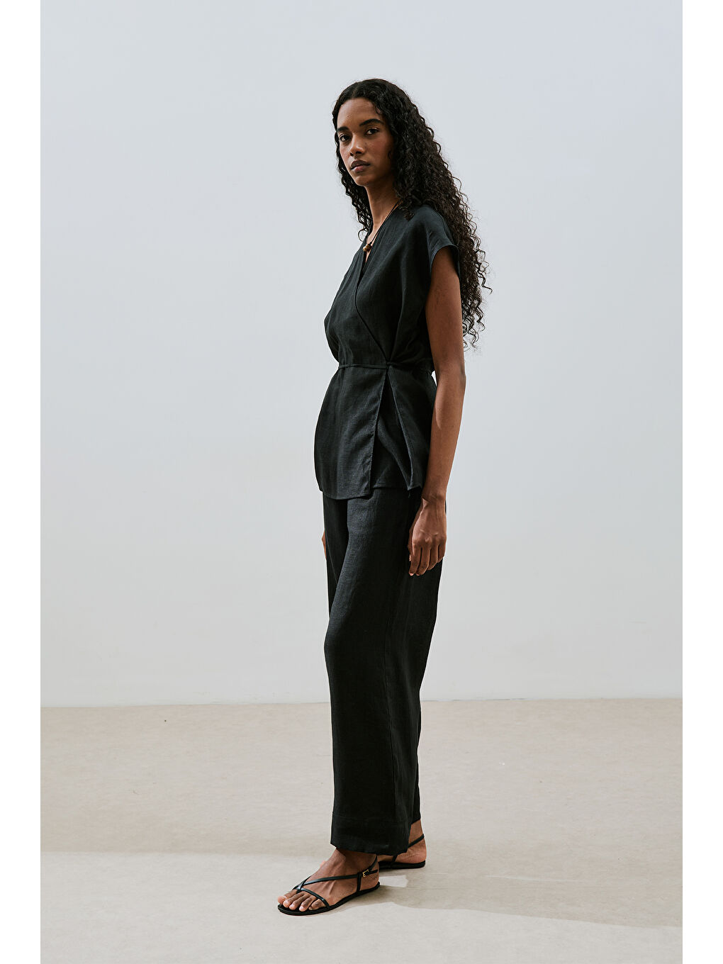 Keten Kolsuz Bluz Siyah-2