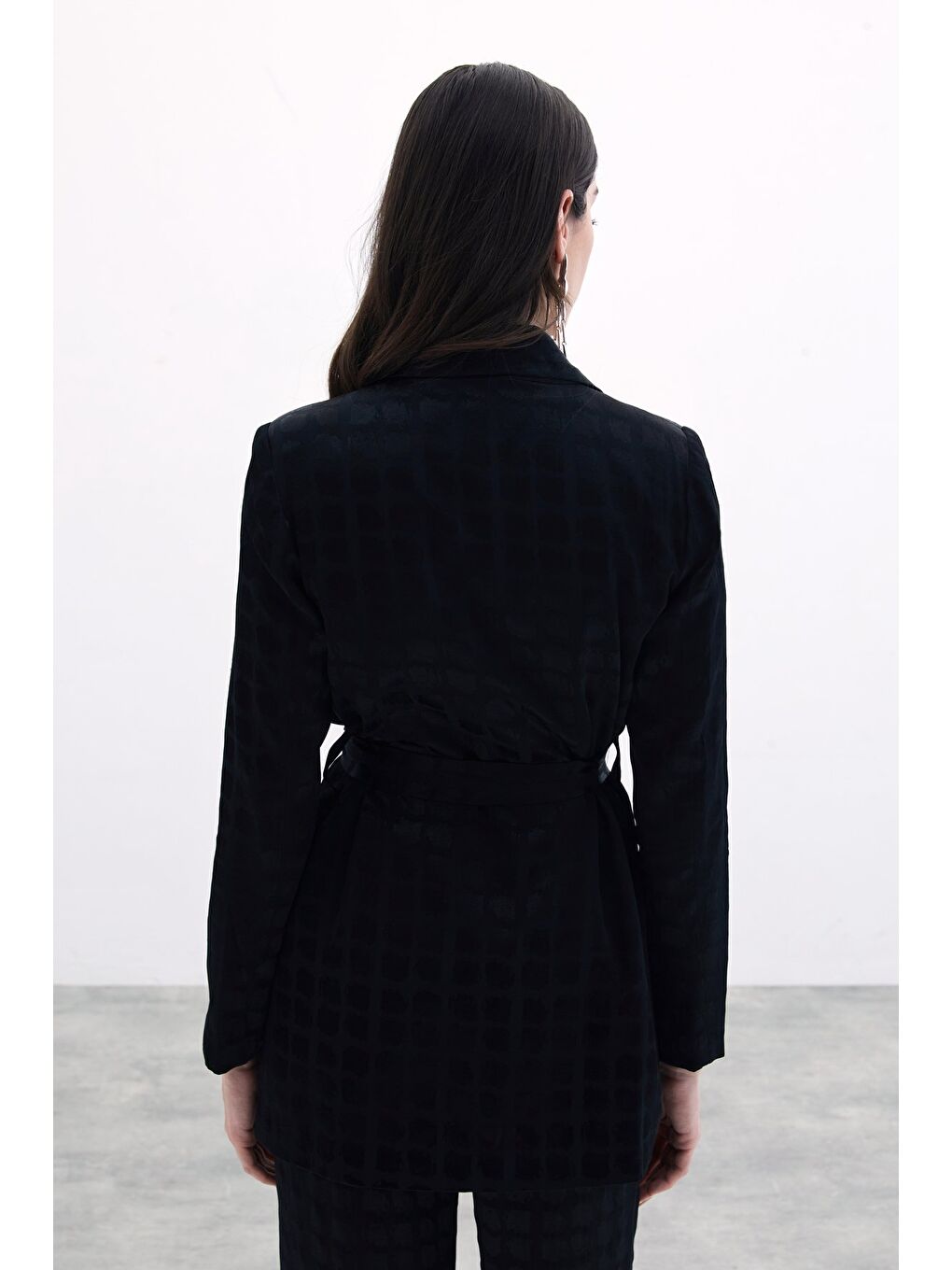 Kare Desenli Kuşaklı Ceket - Siyah-4