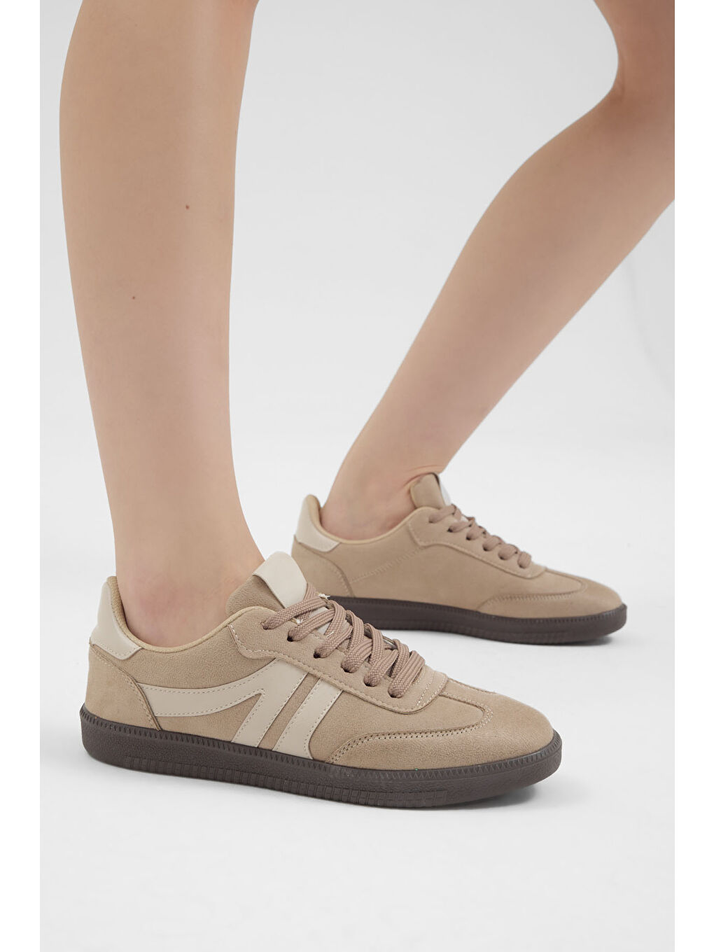Kadın Bej Termo Taban Yanı Şeritli Bağcıklı Günlük Rahat Spor Ayakkabı
