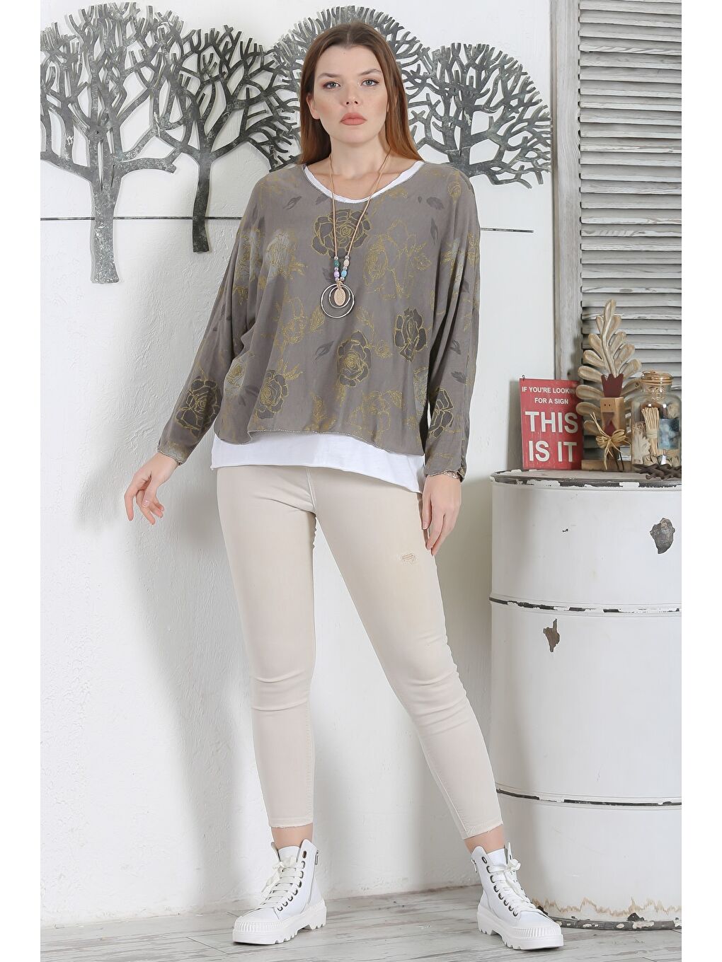 Bej İtalyan Üçlü Set Vizon V Yaka Yarasa Kol Yaka Ve Etek Ucu Lurex İpli Kolyeli Ve İçi Basic Triko Bluz-5