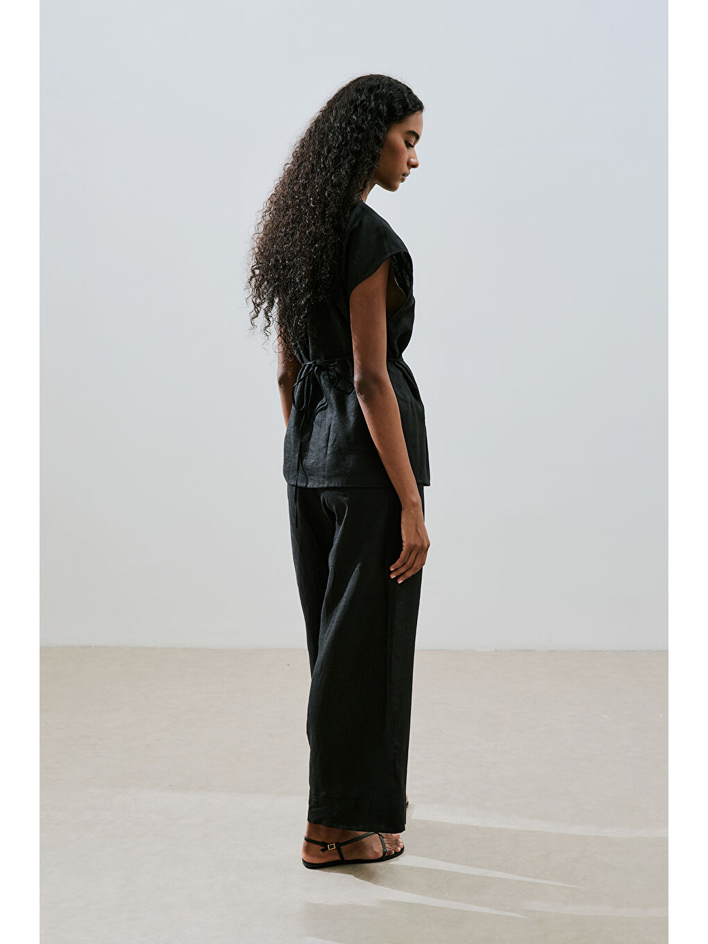 Keten Kolsuz Bluz Siyah-7