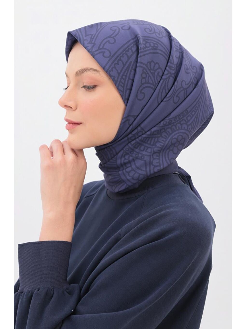 Lacivert-Desenli İpeksi Pamuk Eşarp