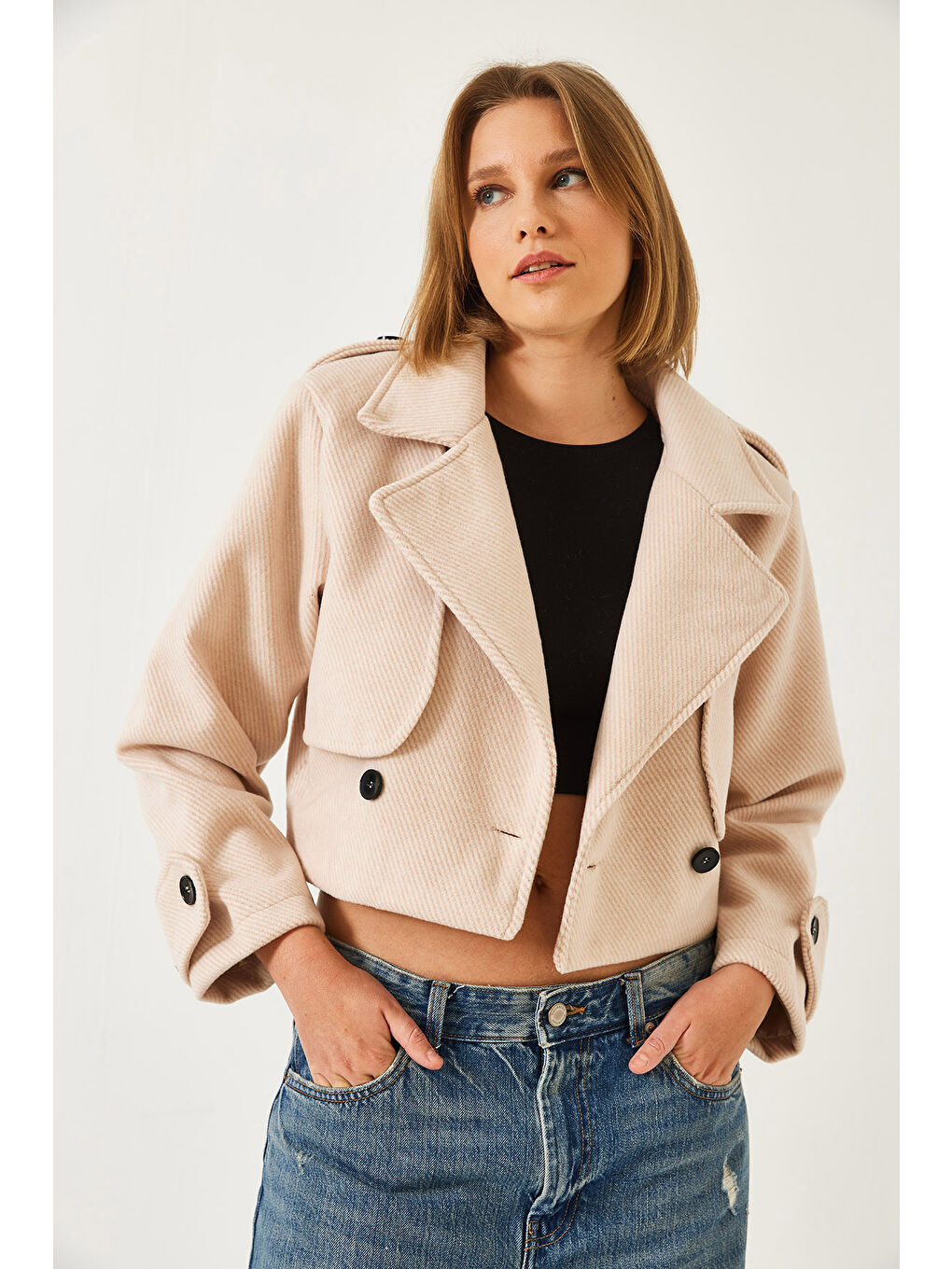 Bej Kadın Allerli Diagonel Kısa Ceket-1
