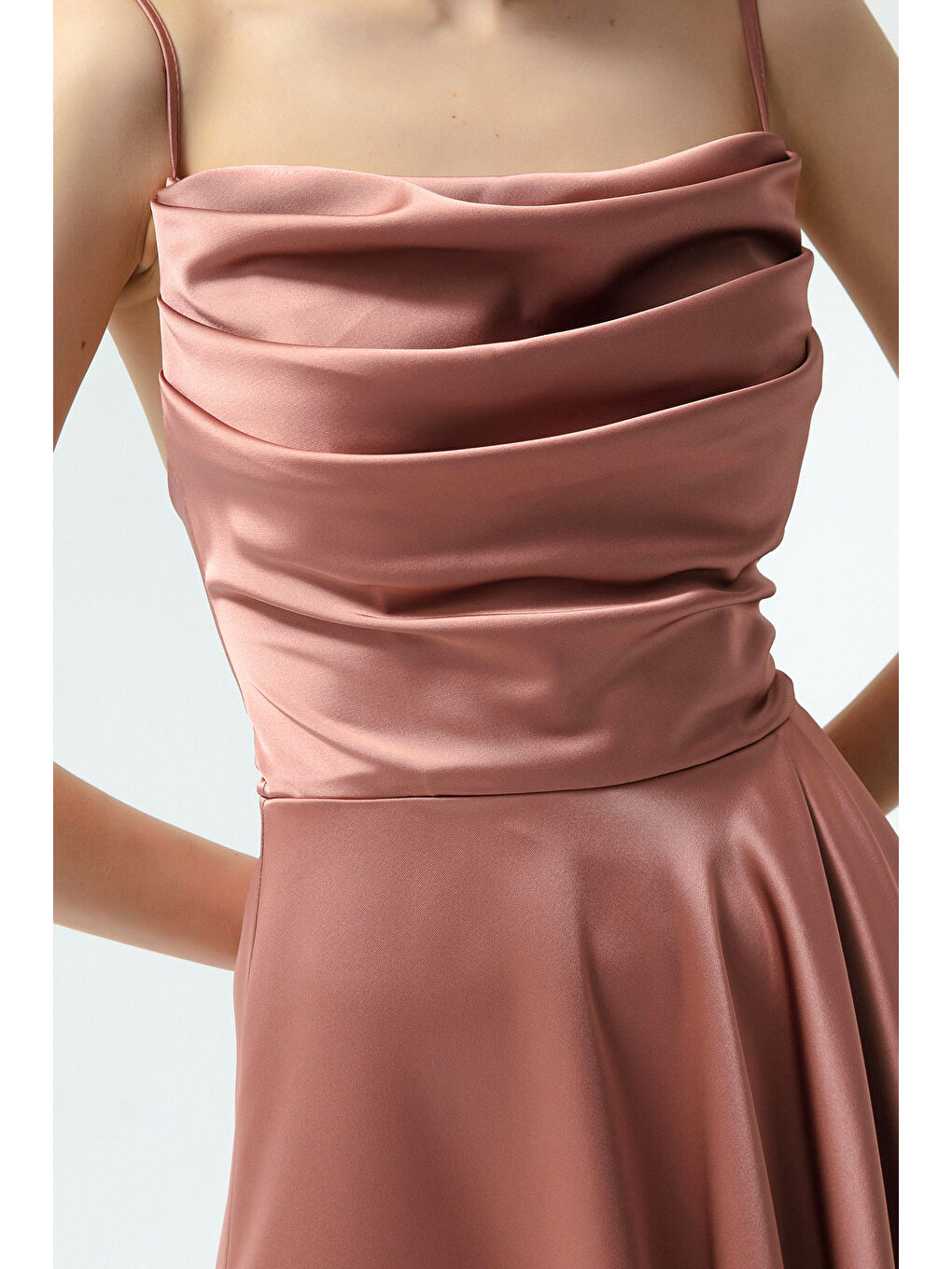 Kadın Pembe Volanlı Yırtmaçlı Saten Midi Boy Abiye & Mezuniyet Elbisesi-1