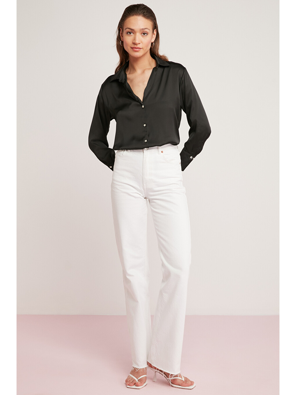Yvonne Kadın Saten Kumaşlı Regular Fit Cepsiz Siyah Gömlek-5