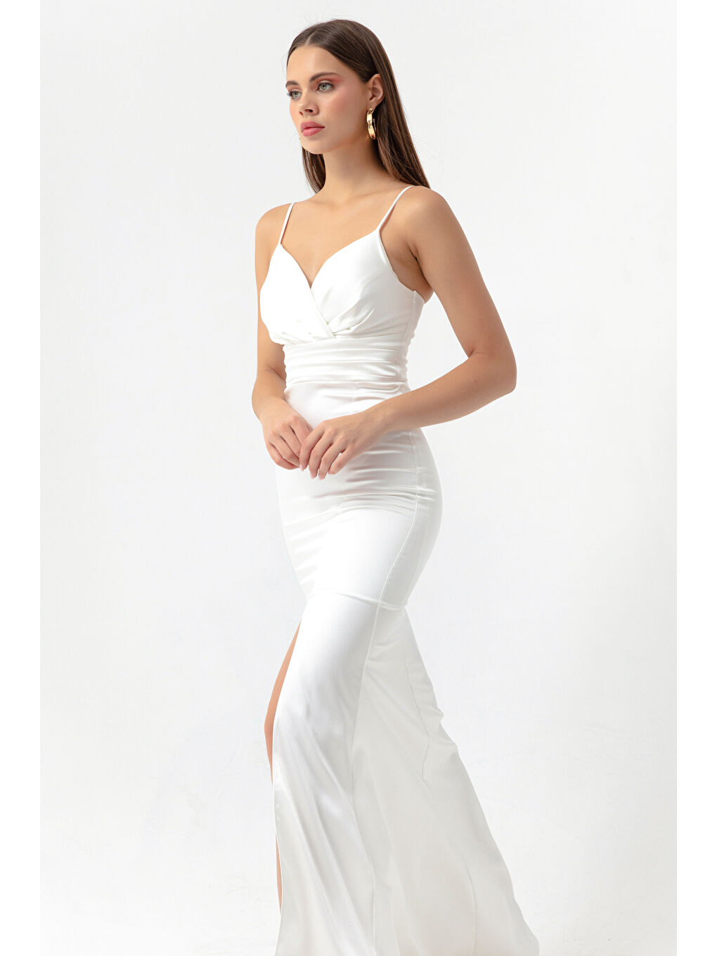 Kadın Beyaz Askılı Yırtmaçlı Uzun Saten Abiye & Mezuniyet Elbisesi-2