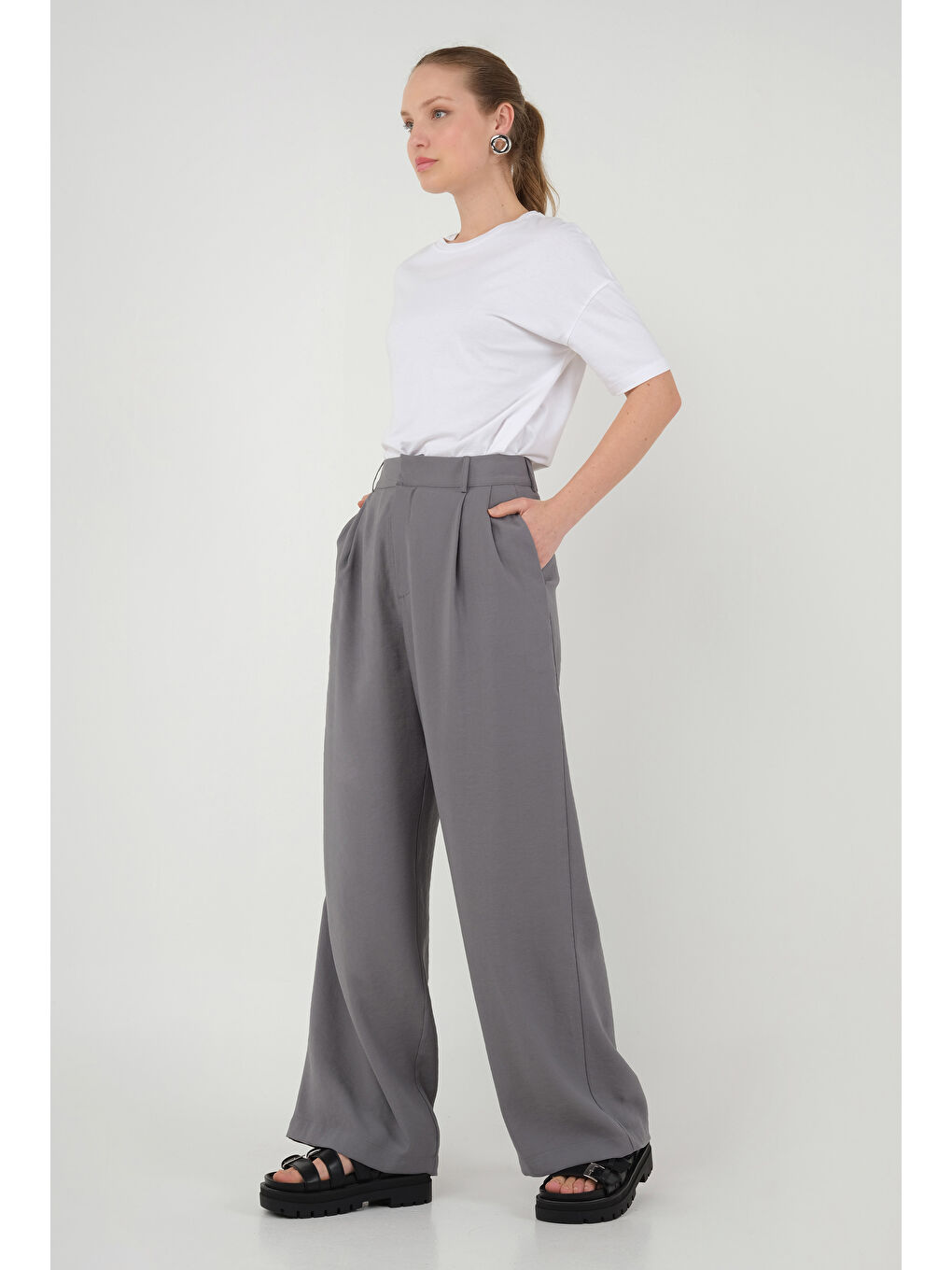 Gri Geniş Paça Pileli Pantolon Duman