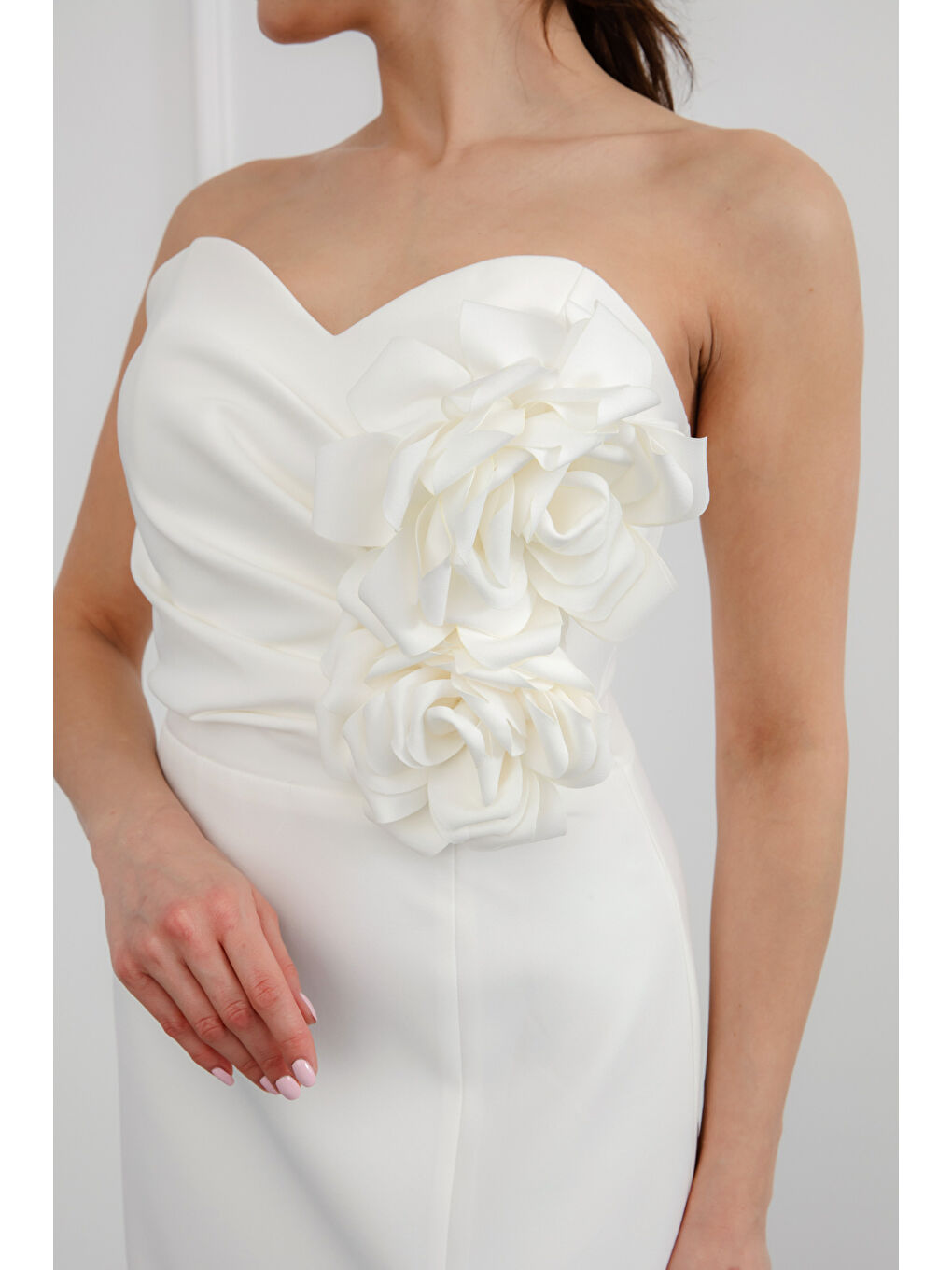 Kadın Beyaz Straplez Yaka Çiçekli Söz Nişan Nikah Abiye Elbise-2