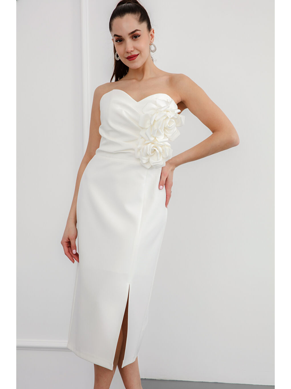 Kadın Beyaz Straplez Yaka Çiçekli Söz Nişan Nikah Abiye Elbise-3