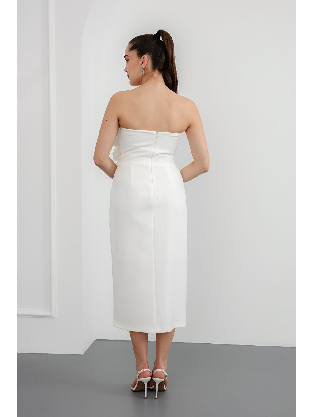 Kadın Beyaz Straplez Yaka Çiçekli Söz Nişan Nikah Abiye Elbise-4