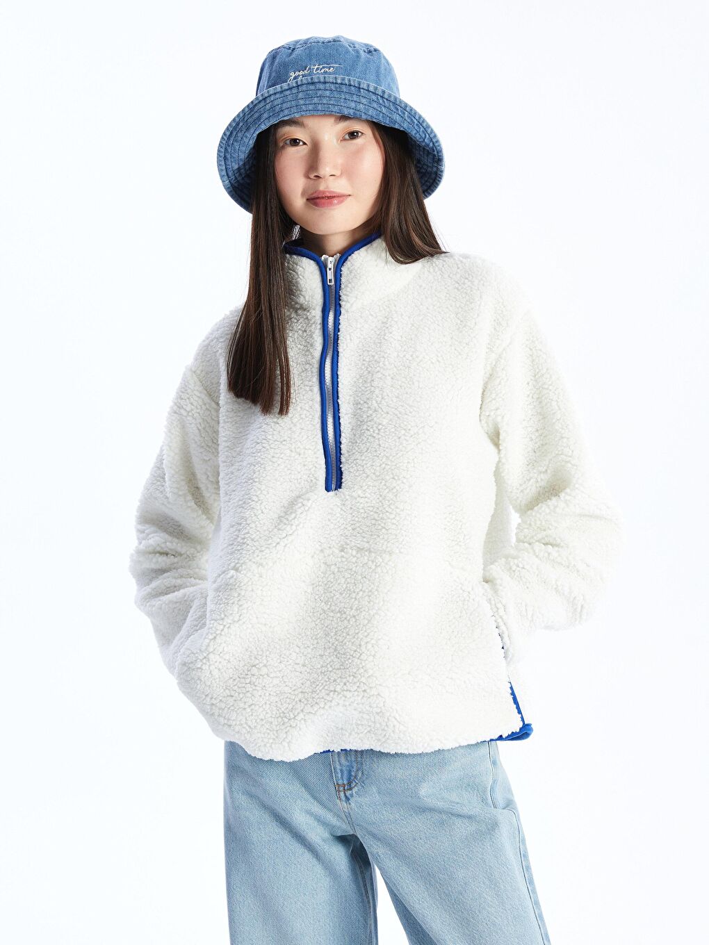 Kadın Beyaz Peluş Sweatshirt