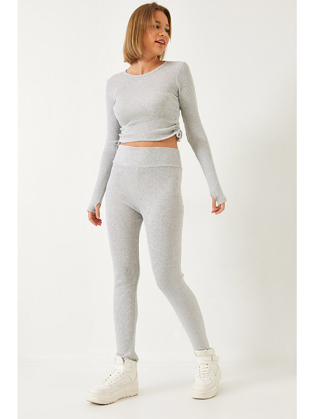 Gri Kadın Parmak Geçirmeli Fitilli Kaşkorse Alt Üst Takım