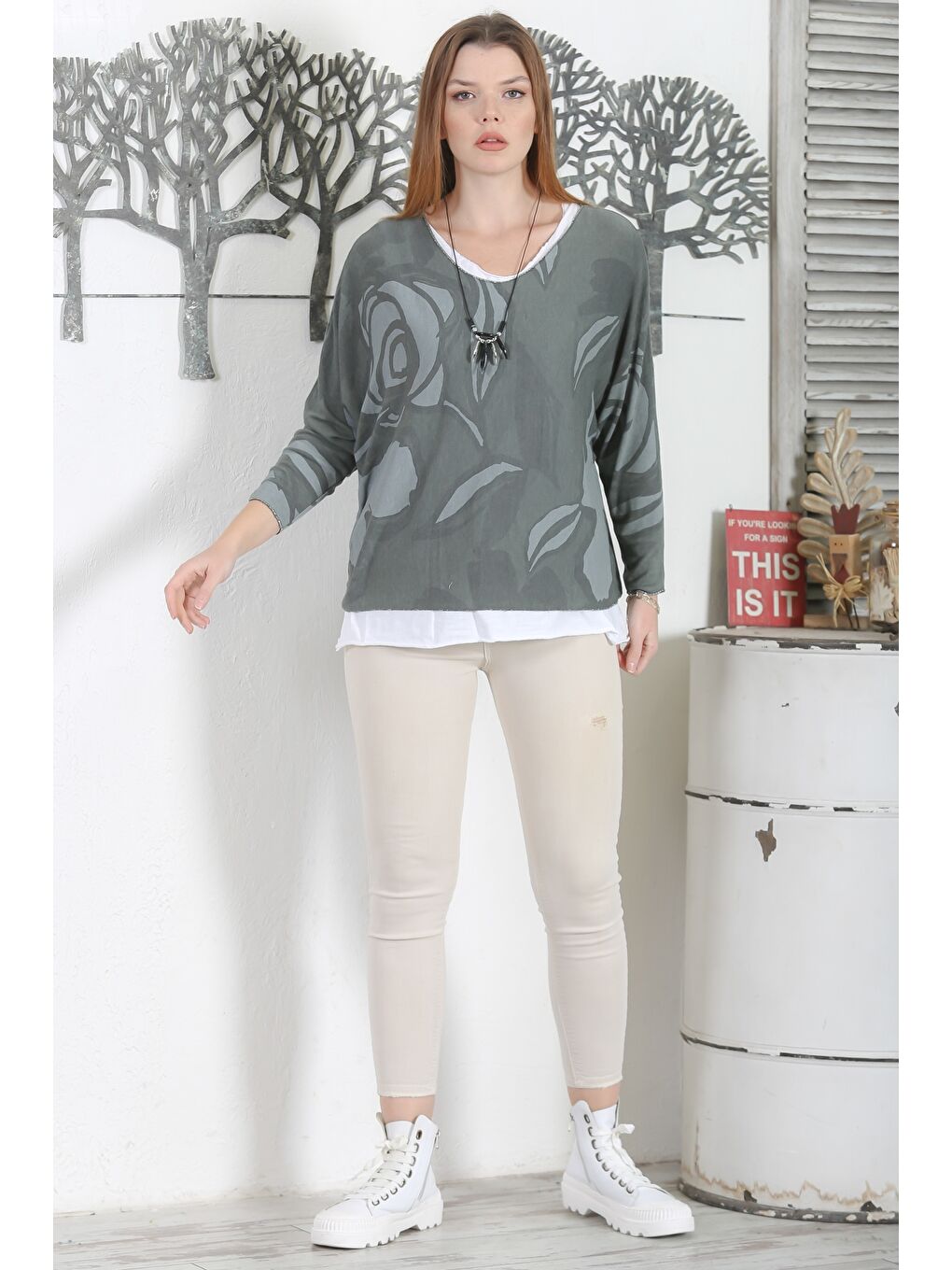 İtalyan Üçlü Set Haki V Yaka Yarasa Kol Yaka Ve Etek Ucu Lurex İpli Kolyeli Ve İçi Basic Triko Bluz-2