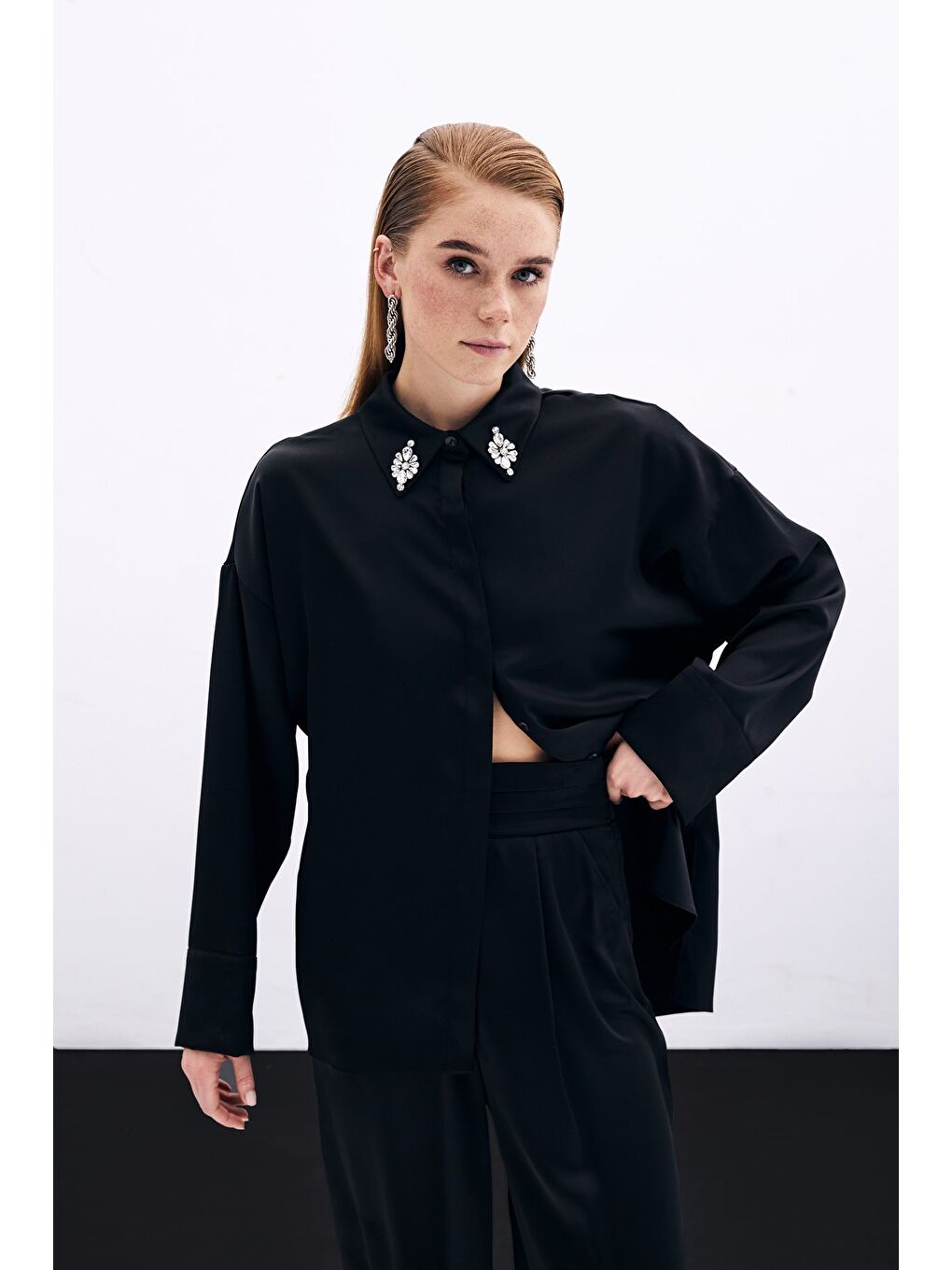 Aksesuar Detaylı Gömlek - Siyah