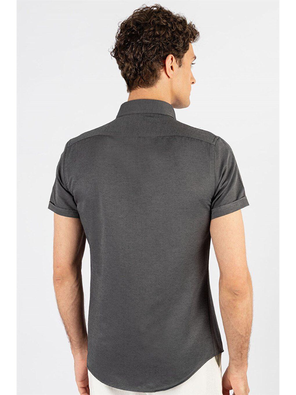 Erkek Slim Fit Dar Kesim Kısa Kollu Pamuklu Oxford Doku Kolay Ütülenebilir Gri Düğmeli Yaka Gömlek-4