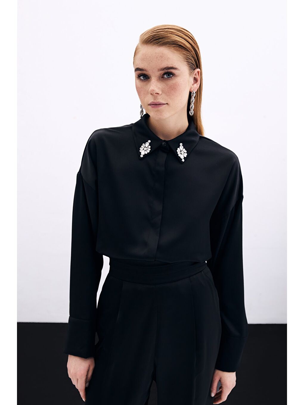 Aksesuar Detaylı Gömlek - Siyah-2