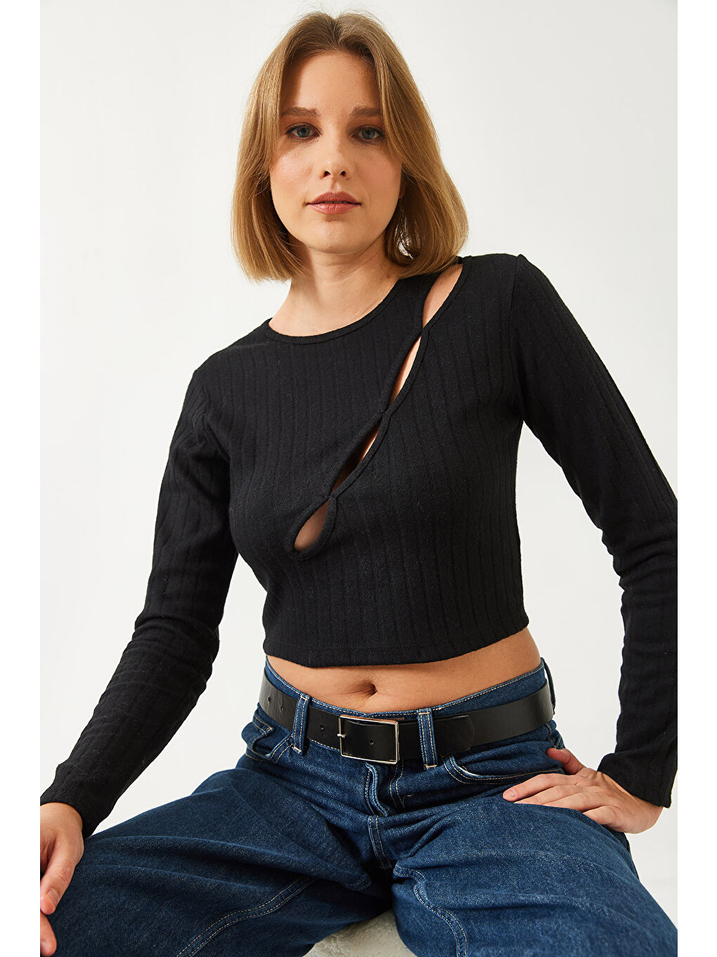 Siyah Kadın Önü Biyeli Crop Bluz-2