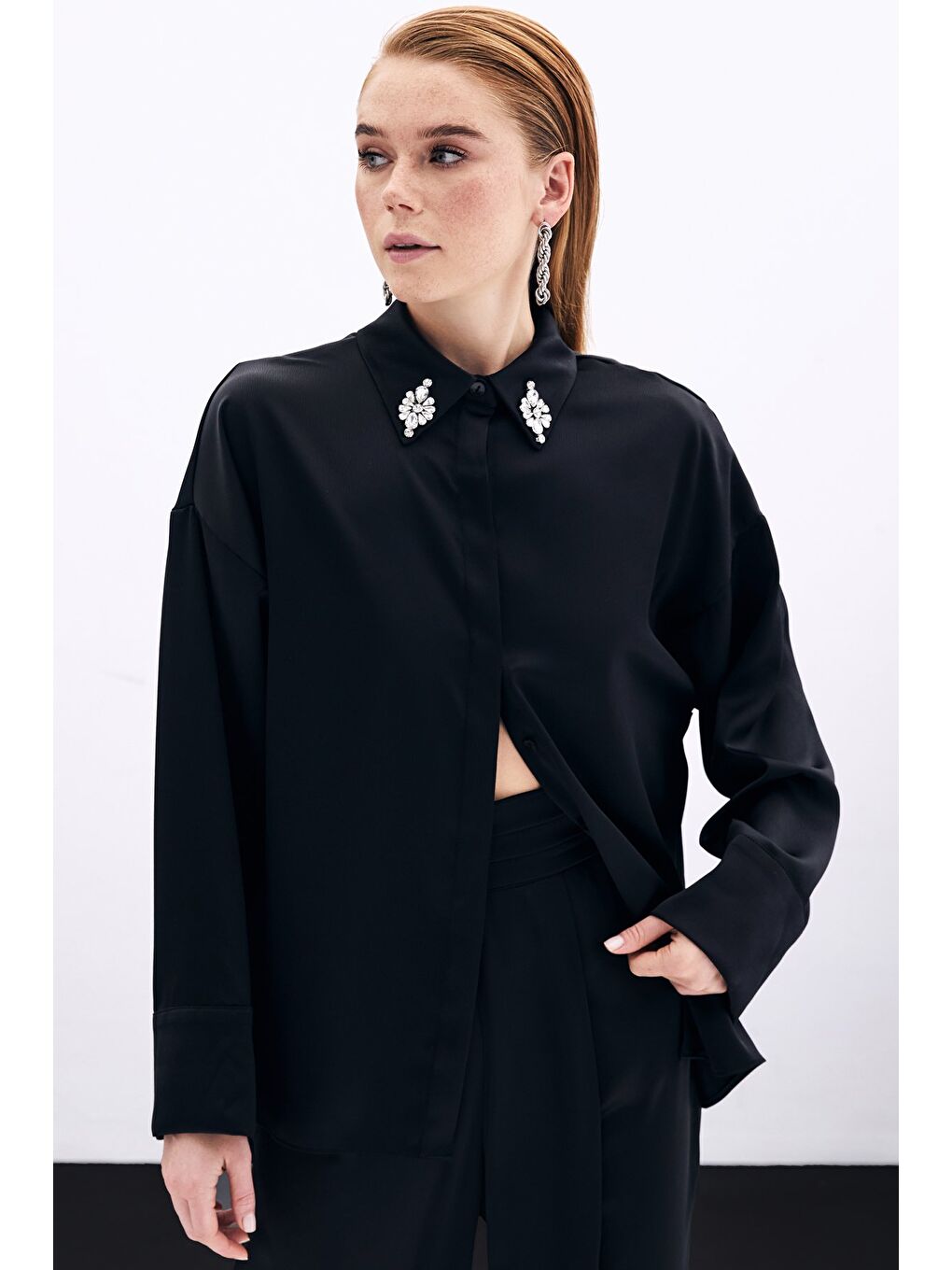 Aksesuar Detaylı Gömlek - Siyah-5