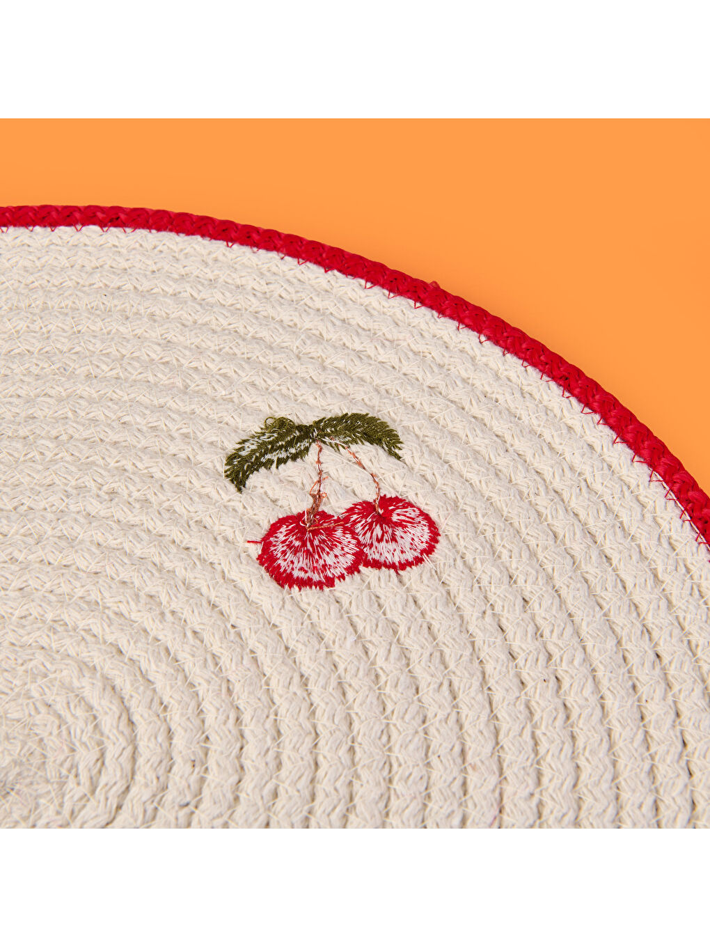 Soft Kiraz Nakışlı Supla - Ekru - 33x33 cm-2