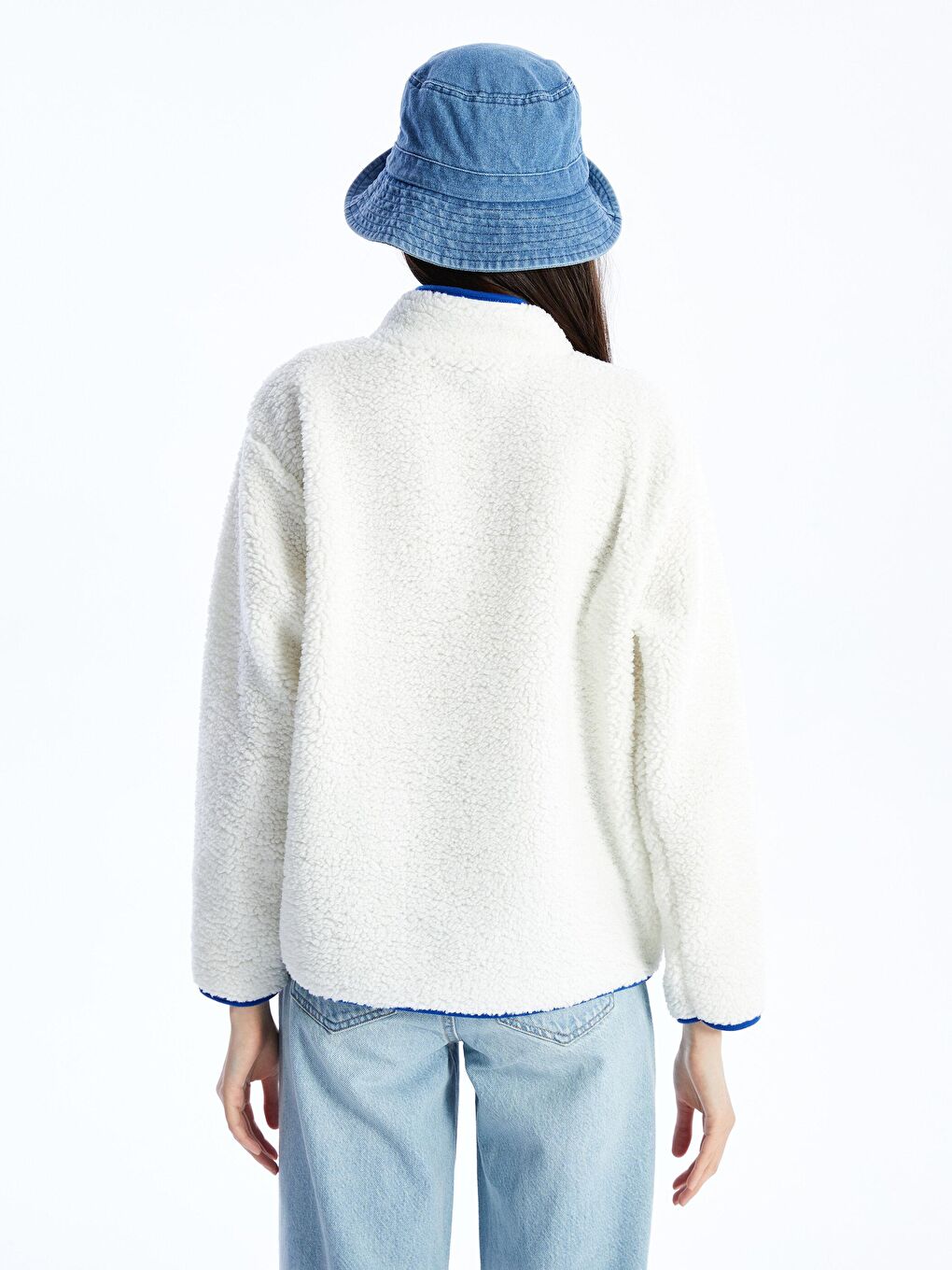 Kadın Beyaz Peluş Sweatshirt-3