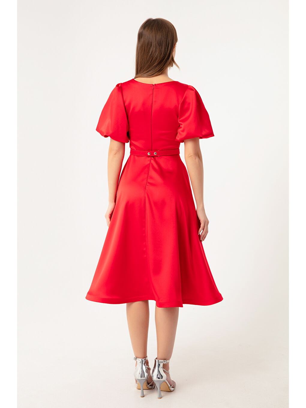 Kadın Kırmızı Balon Kollu Taşlı Kemerli Mini Saten Abiye Elbise-4