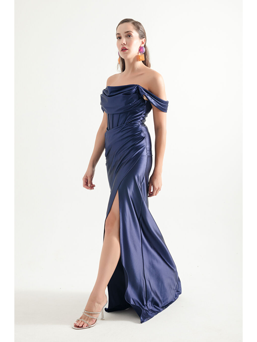 Kadın Lacivert Kayık Yaka Yırtmaçlı Uzun Abiye Elbise-1