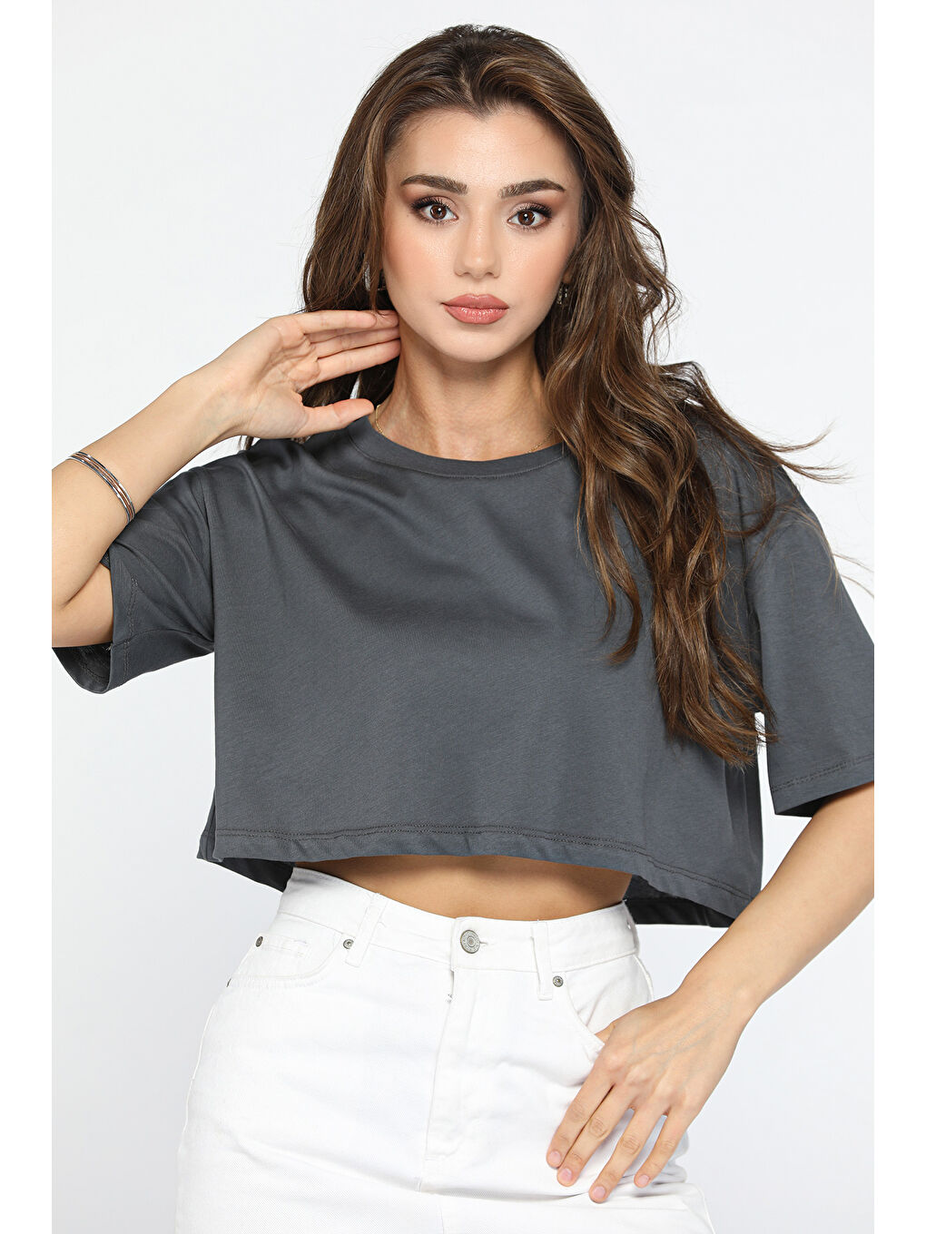 Gri Bisiklet Yaka Basic Kadın Crop Top Tişört