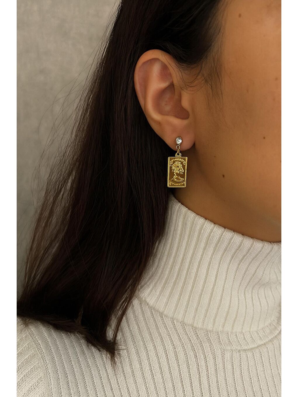 Sarı Elizabeth Madalyon Gold Sallantılı Küpe-2