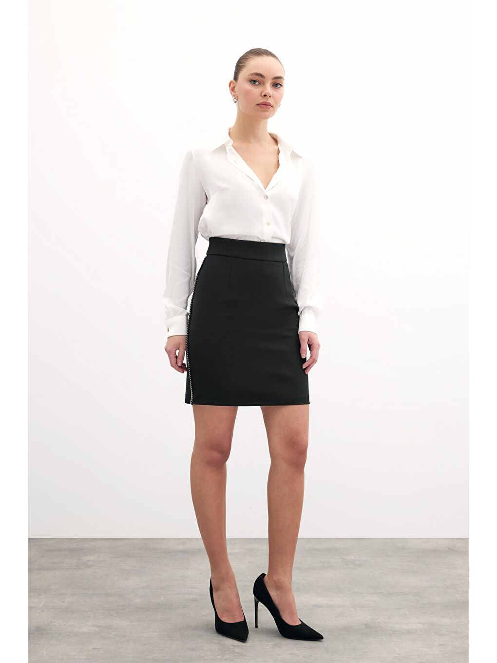 Aksesuar Şeritli Mini Etek - Siyah-3