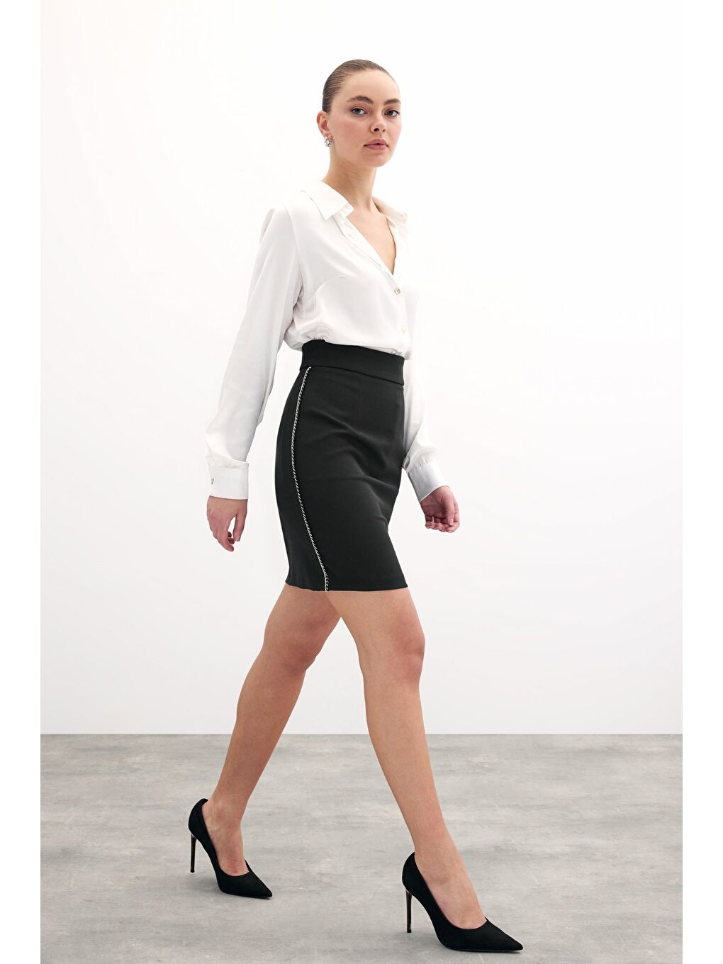 Aksesuar Şeritli Mini Etek - Siyah-4