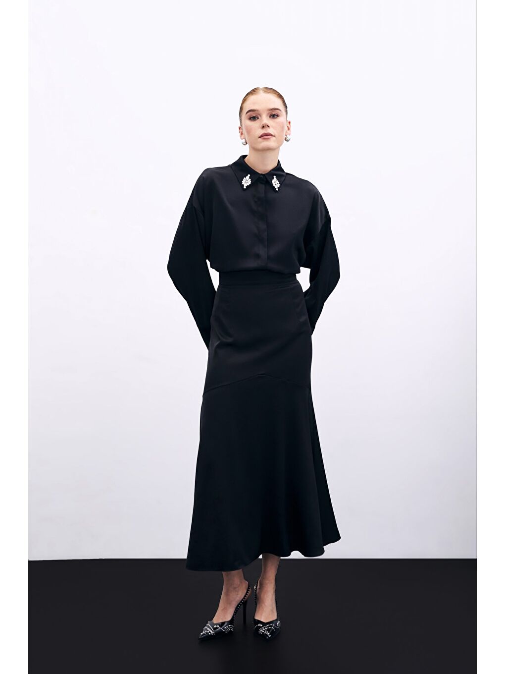 Kesik Detaylı Saten Etek - Siyah-1