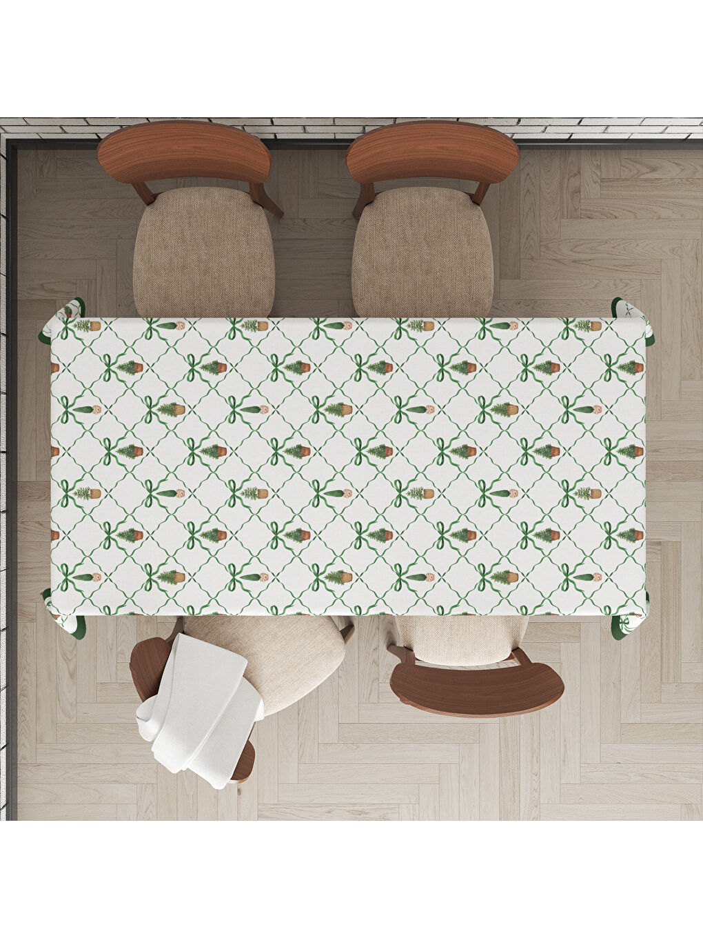 Karışık Yılbaşı Temalı Çam Ağaç Desenli Dijital Baskılı Masa Örtüsü-1