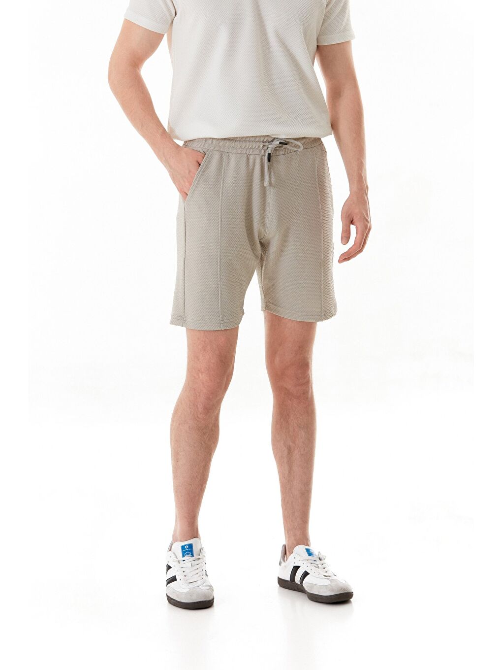 Gri Petek Kumaş Beli Bağlamalı Cepli Şort-1