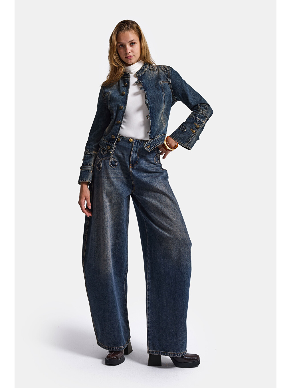Mavi Kadın Koyu Jean 4w6-8 Barrel Fit Bol Kesim Nakış Detaylı Tasarım Denim Jean-6