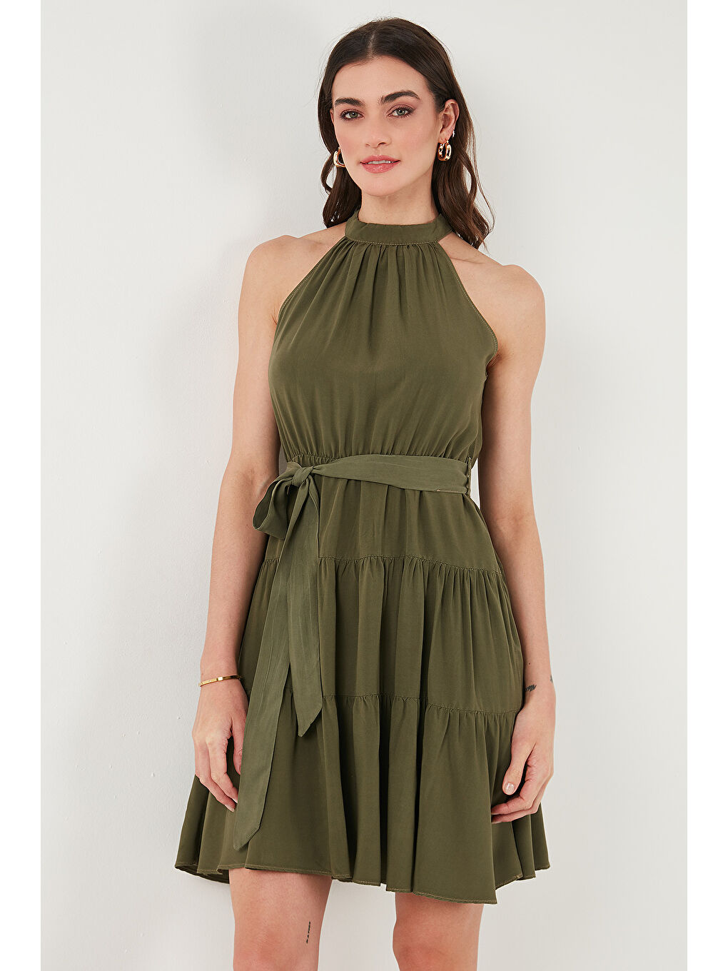 Haki Pileli Regular Fit Halter Yaka Mini Boy Kemerli Kadın Elbise 6772041-3