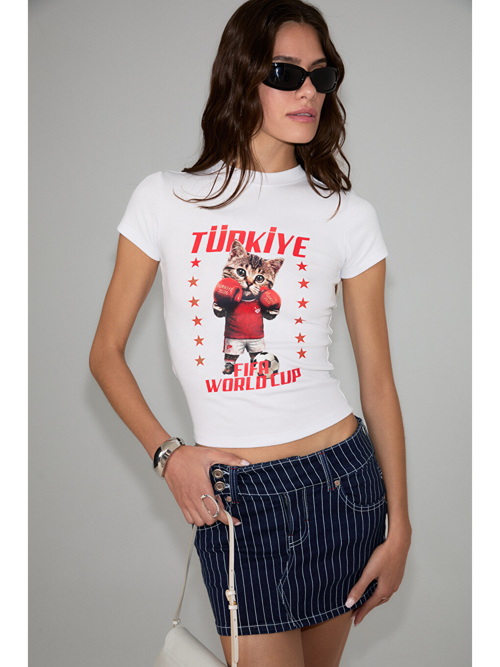 Yula Kadın Yumuşak Ve Esnek Kumaşlı Organik Pamuklu Dünya Kupasına Özel Baskılı Beyaz T-shirt